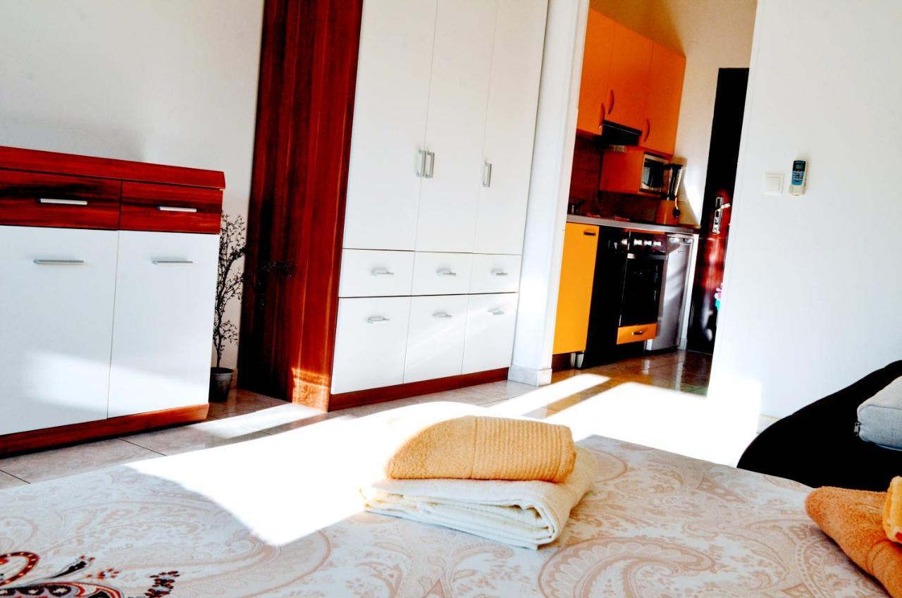 Mihaela Studio Apartmans 150M Near The Beach Kaštela المظهر الخارجي الصورة