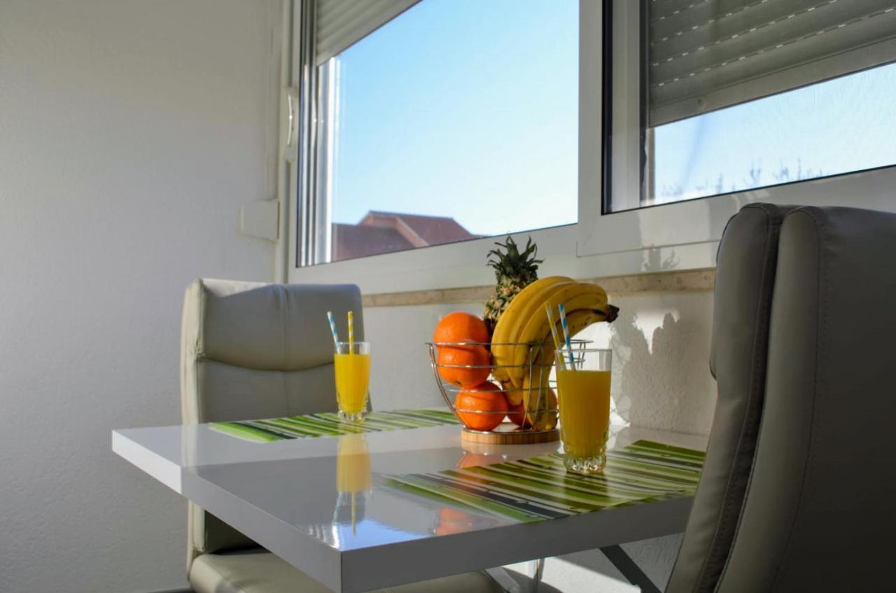 Mihaela Studio Apartmans 150M Near The Beach Kaštela المظهر الخارجي الصورة