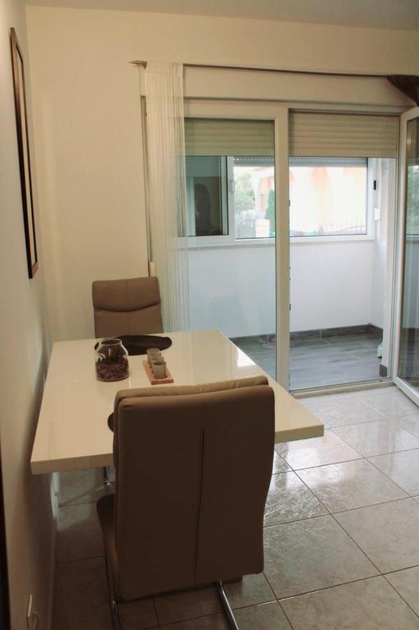 Mihaela Studio Apartmans 150M Near The Beach Kaštela المظهر الخارجي الصورة