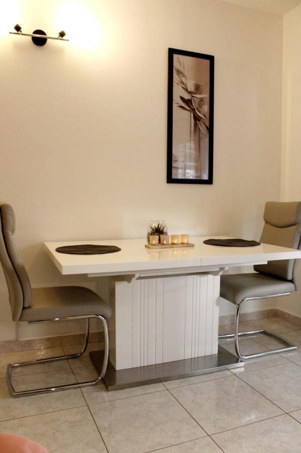 Mihaela Studio Apartmans 150M Near The Beach Kaštela المظهر الخارجي الصورة
